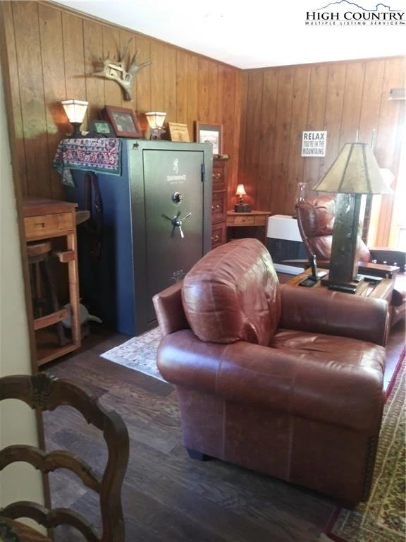 Image number 7 for the current listing
