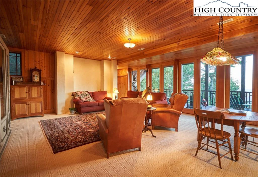 Image number 6 for the current listing