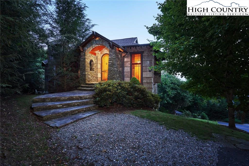 Image number 26 for the current listing