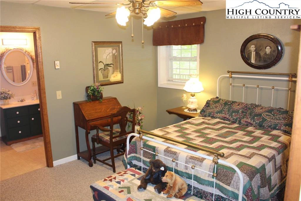 Image number 7 for the current listing