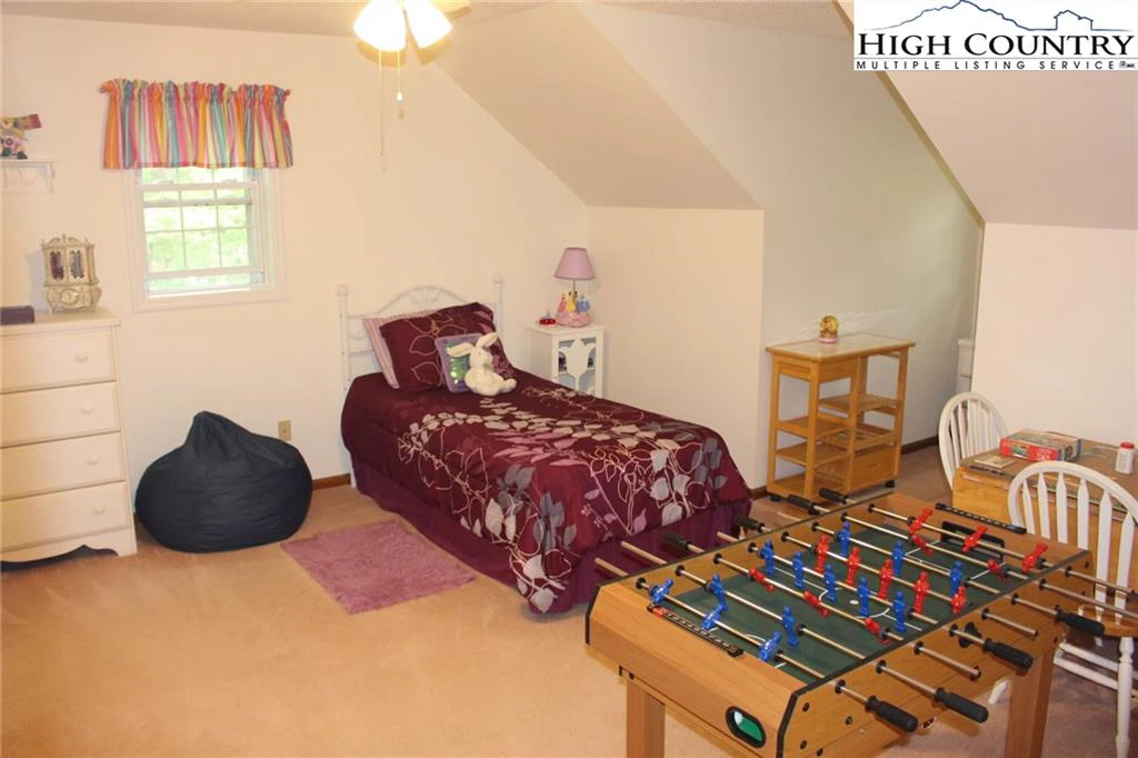 Image number 5 for the current listing
