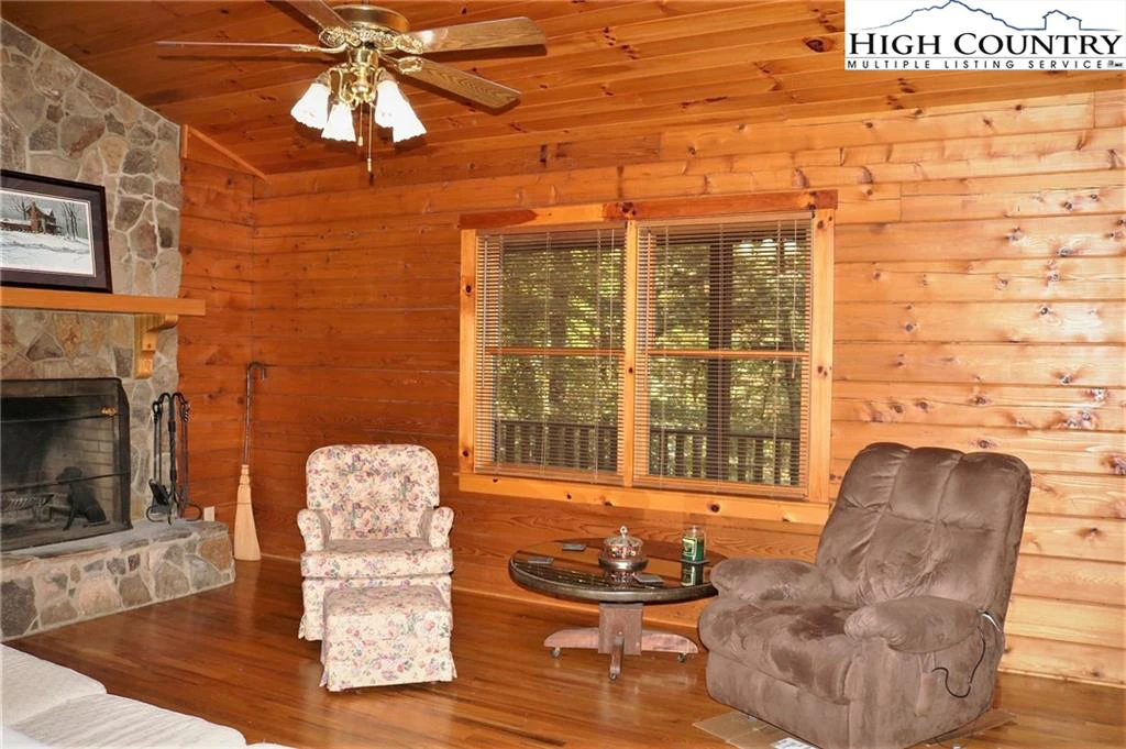 Image number 12 for the current listing