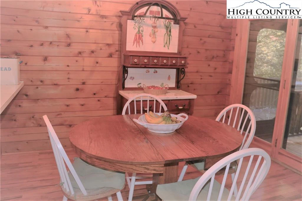 Image number 9 for the current listing
