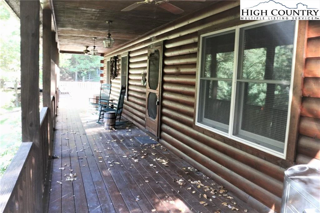 Image number 19 for the current listing