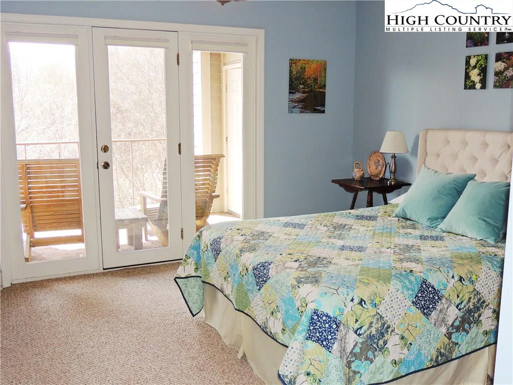 Image number 18 for the current listing