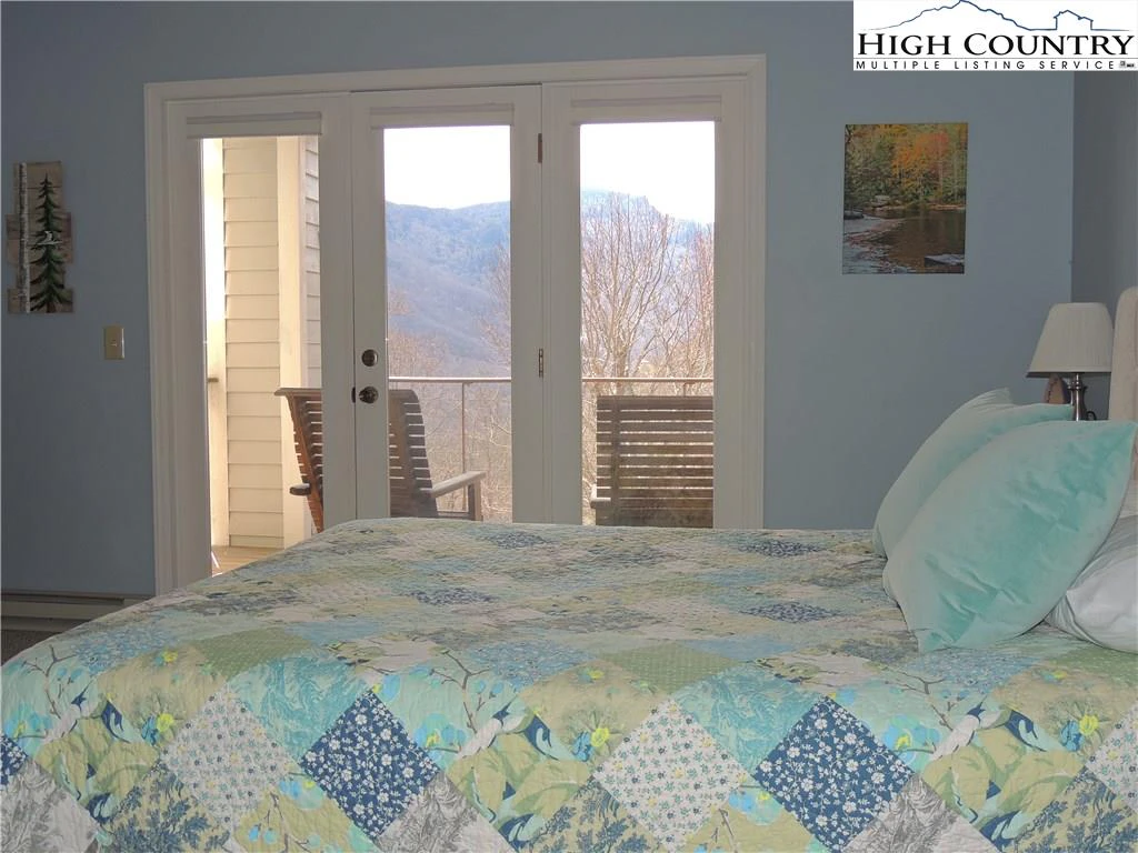 Image number 16 for the current listing