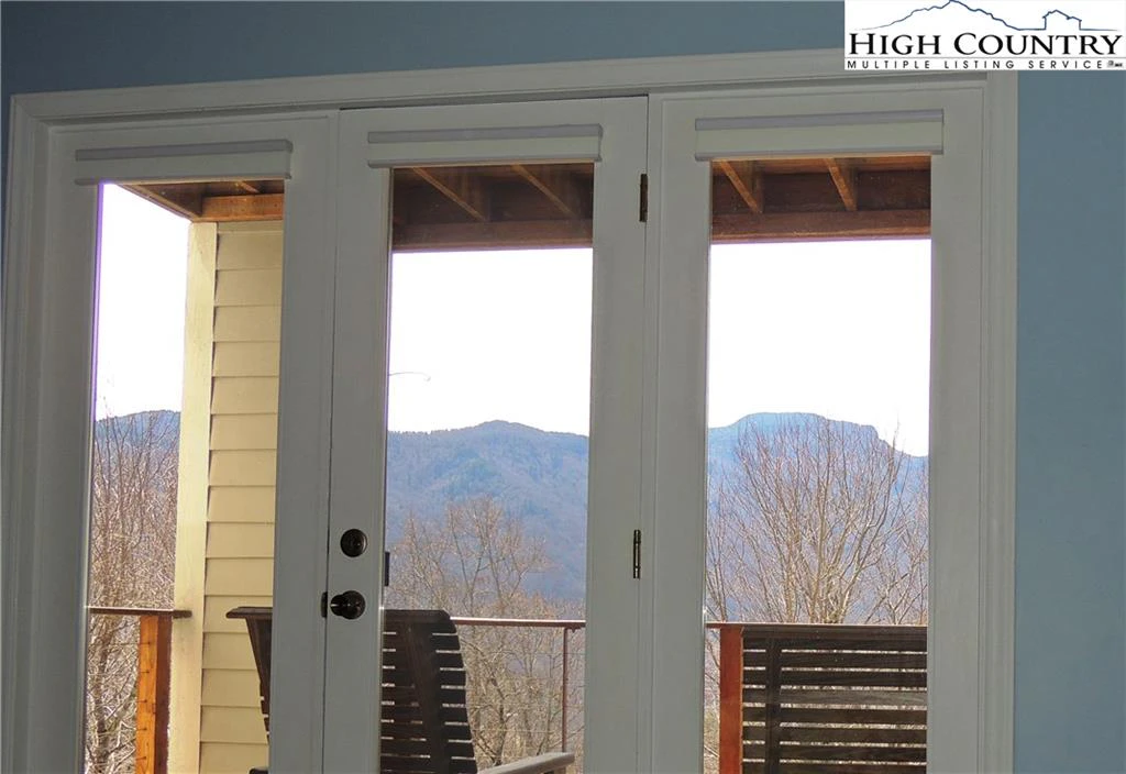 Image number 2 for the current listing