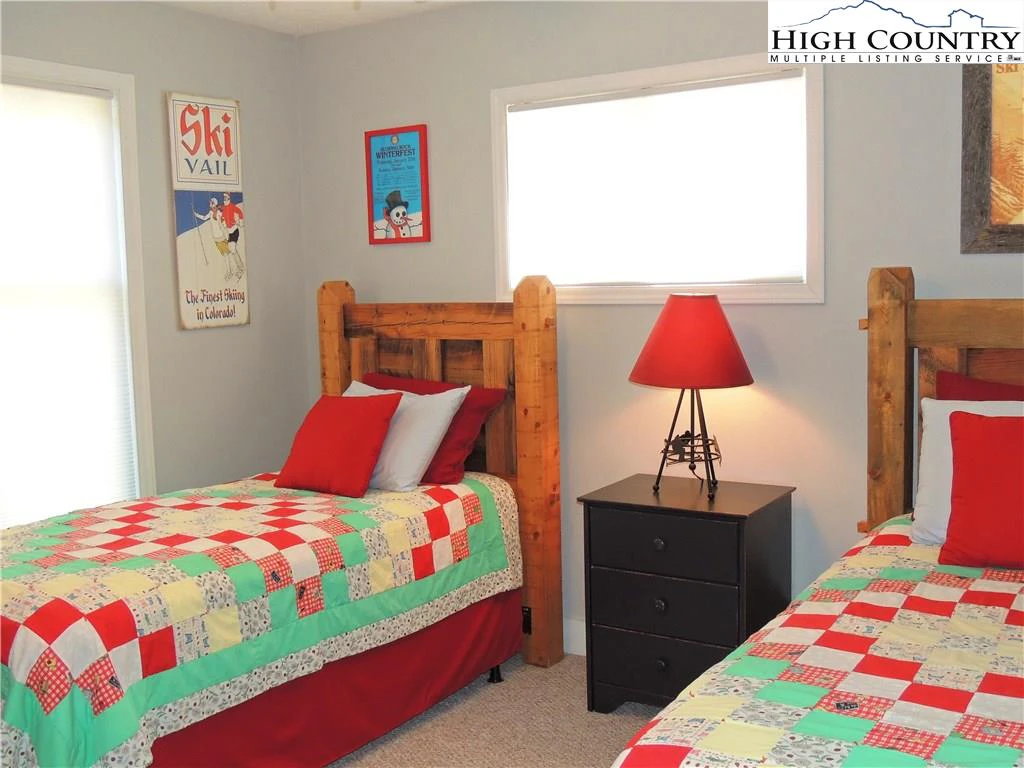 Image number 13 for the current listing