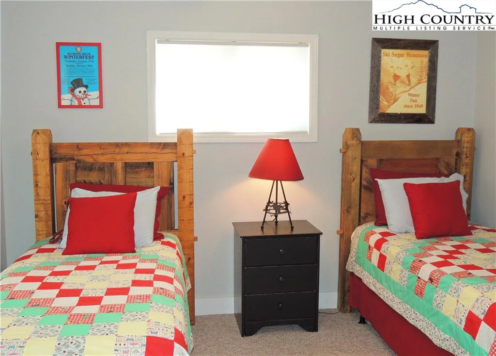 Image number 12 for the current listing