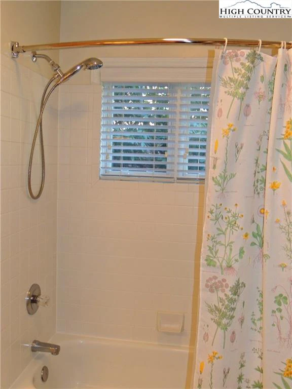 Image number 10 for the current listing