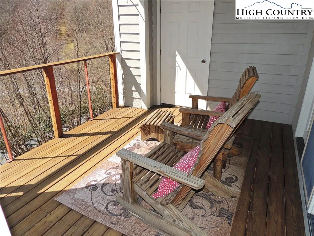 Image number 9 for the current listing