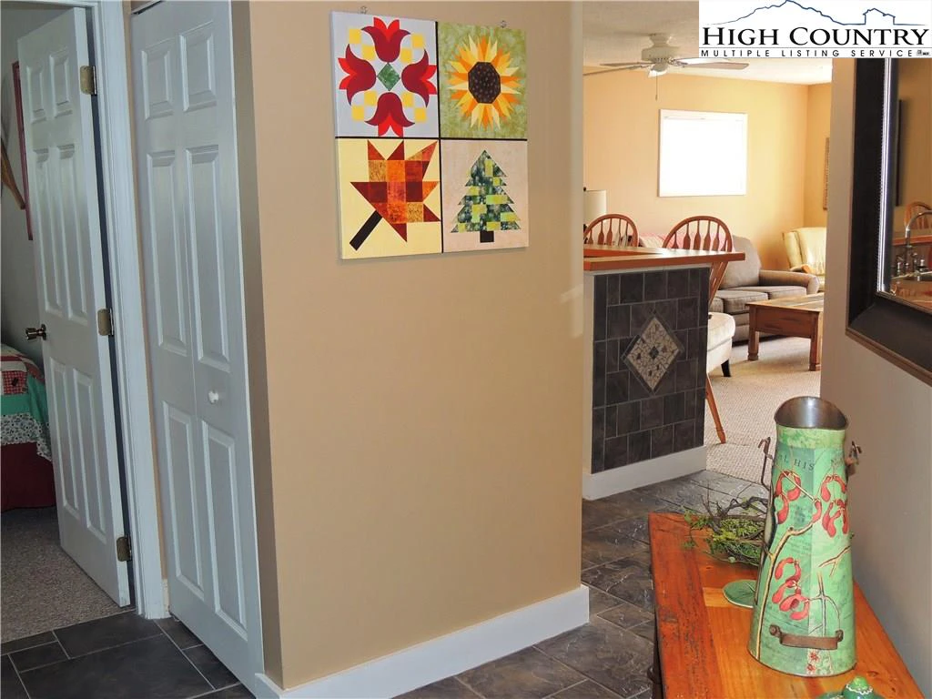 Image number 7 for the current listing
