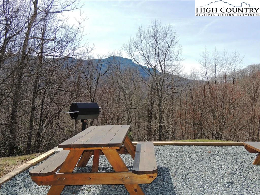 Image number 4 for the current listing
