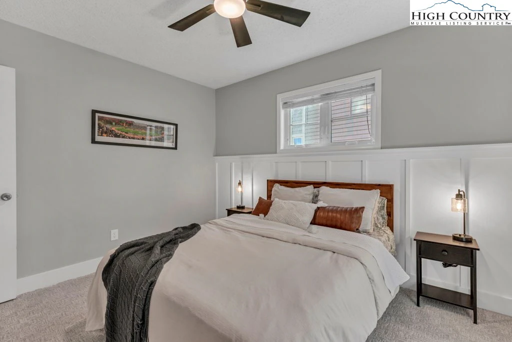 Image number 7 for the current listing