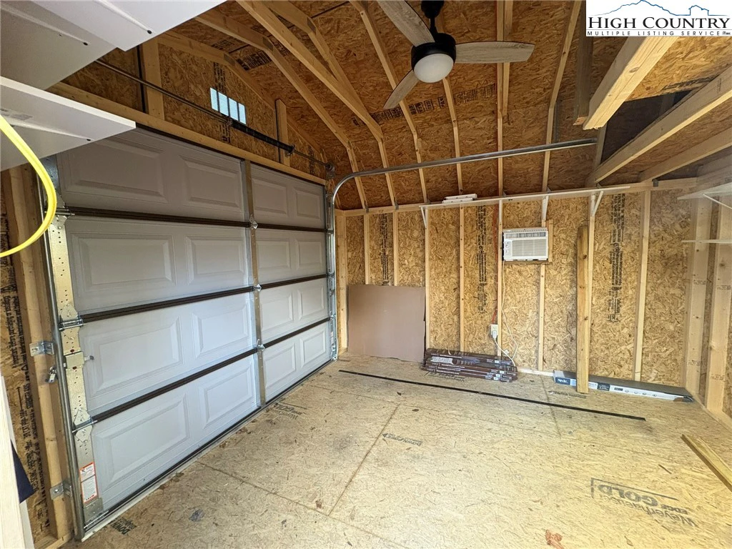 Image number 2 for the current listing