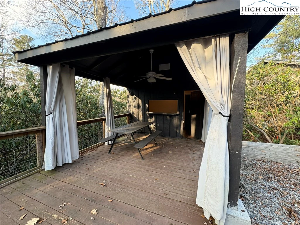 Image number 9 for the current listing