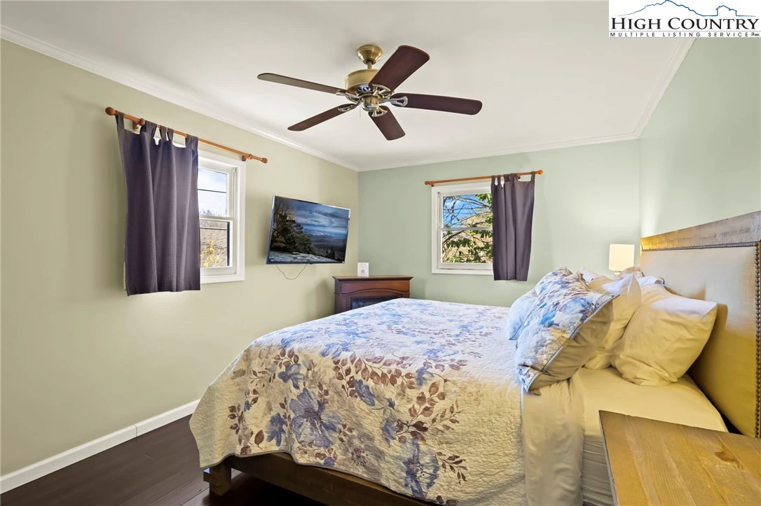 Image number 7 for the current listing