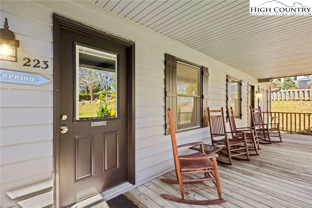 Image number 15 for the current listing