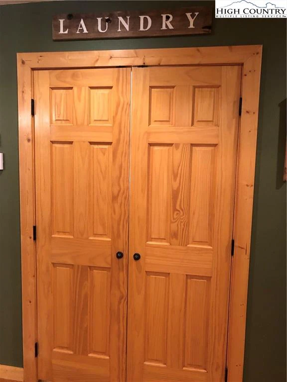 Image number 4 for the current listing