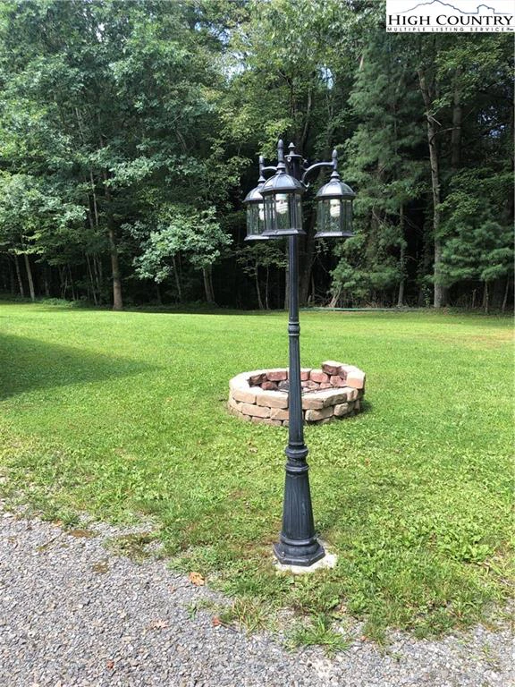 Image number 17 for the current listing
