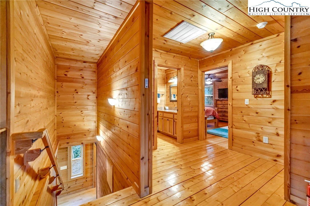 Image number 7 for the current listing