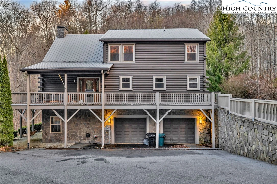 Image number 1 for the current listing