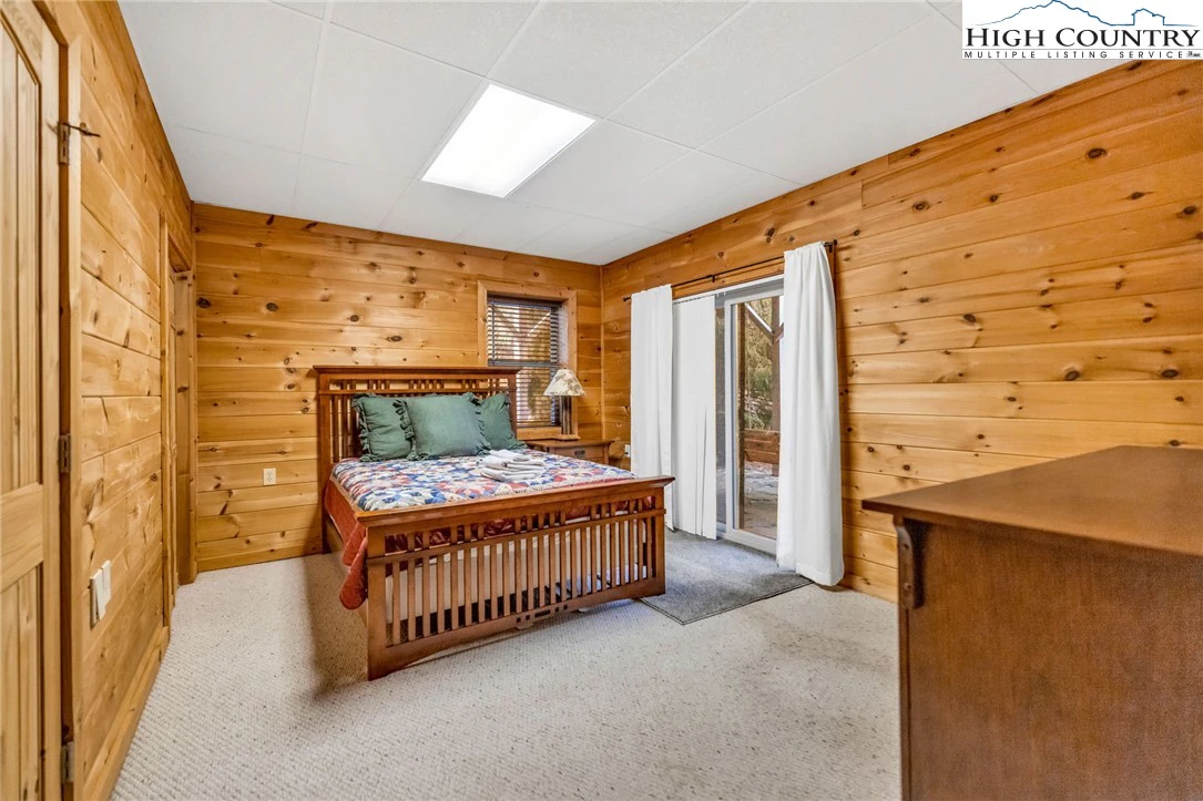 Image number 2 for the current listing