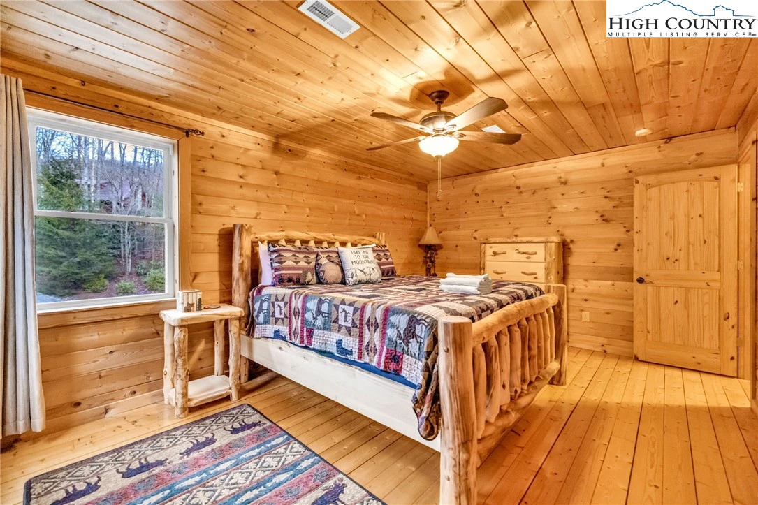 Image number 12 for the current listing