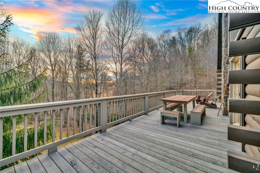 Image number 21 for the current listing