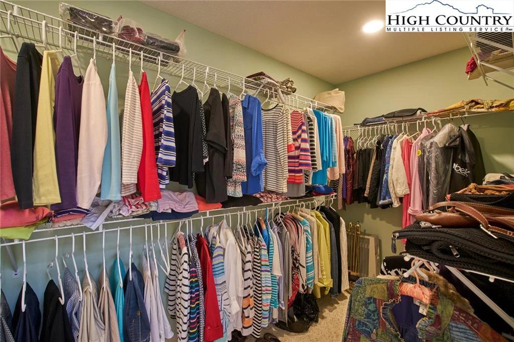 Image number 3 for the current listing