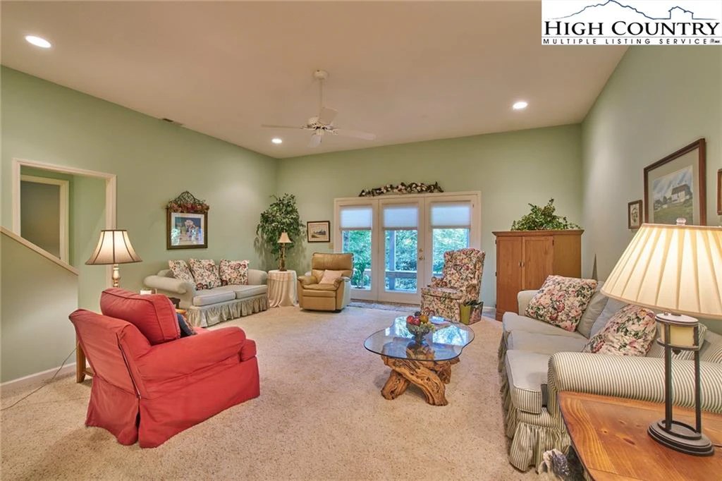 Image number 6 for the current listing
