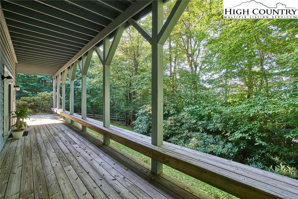 Image number 14 for the current listing