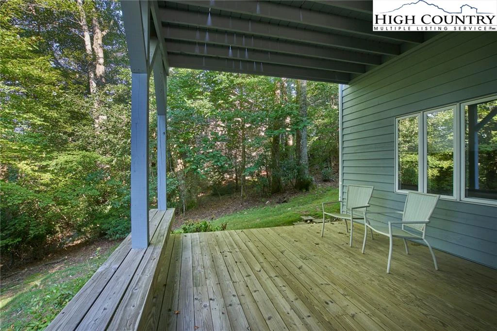 Image number 15 for the current listing