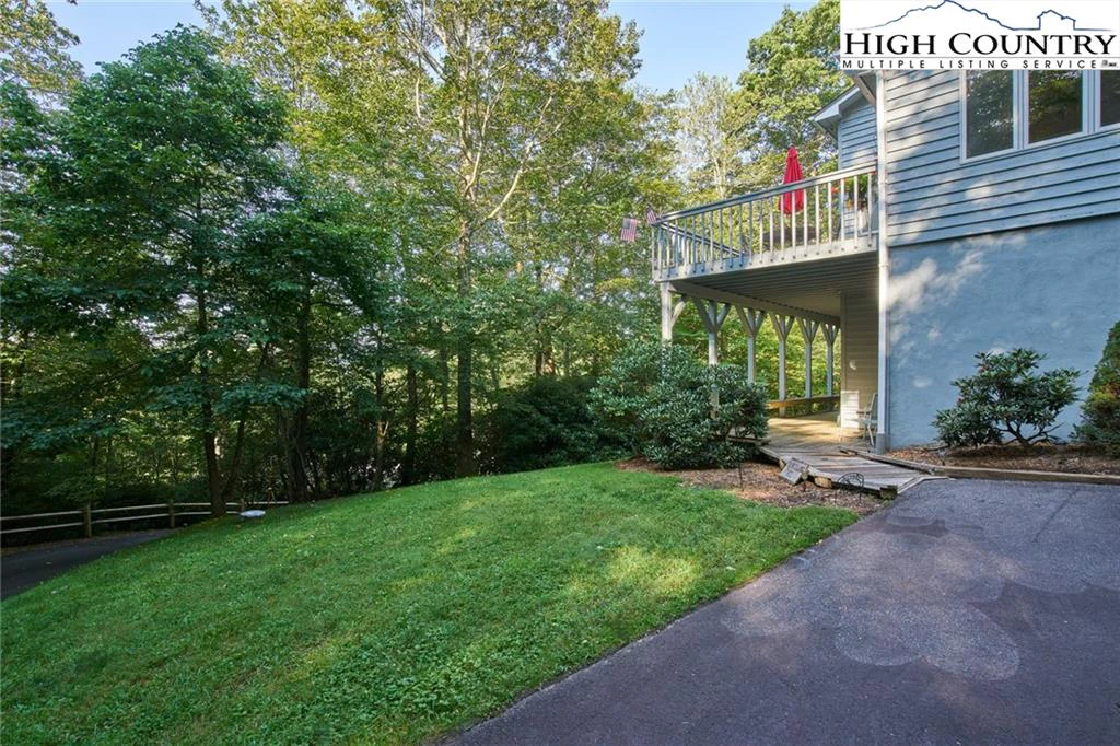 Image number 18 for the current listing