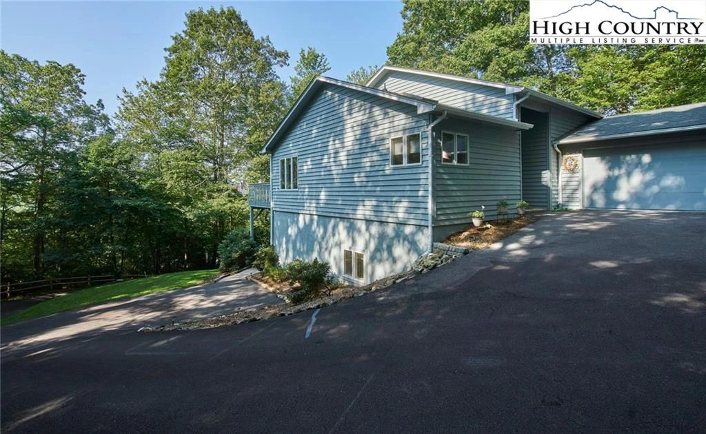 Image number 19 for the current listing