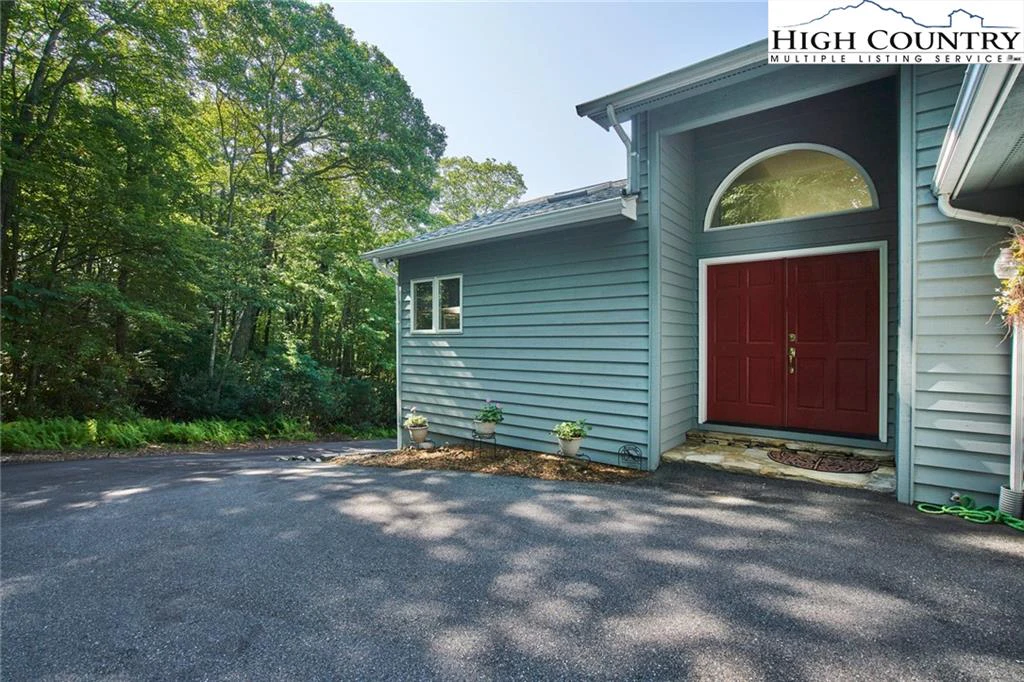 Image number 21 for the current listing