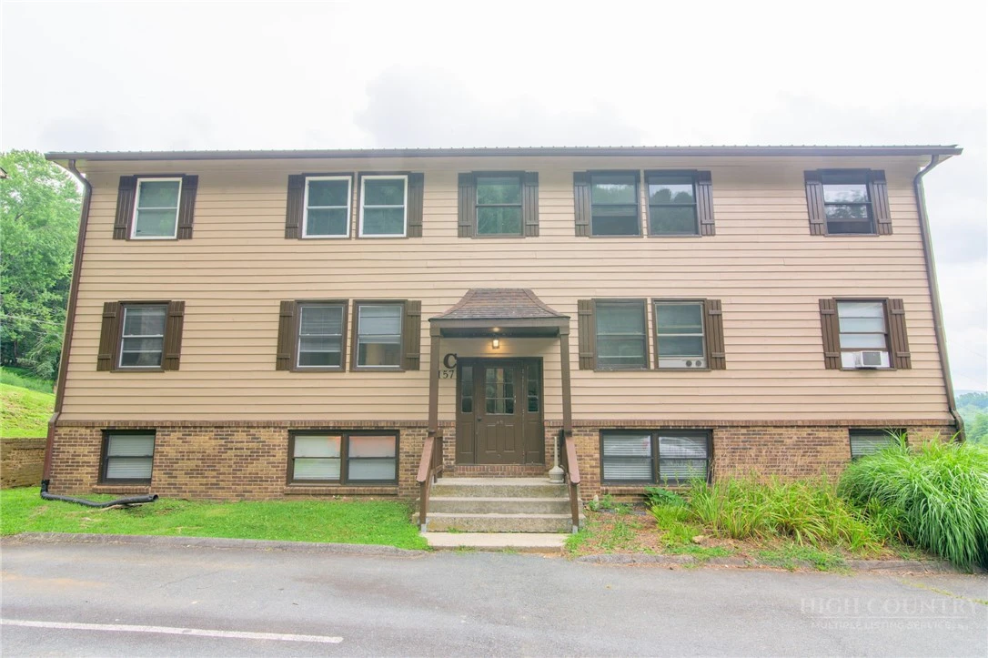 Image number 1 for the current listing