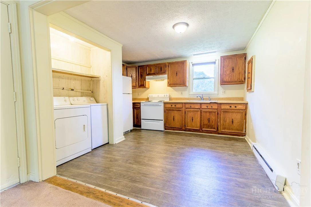 Image number 3 for the current listing