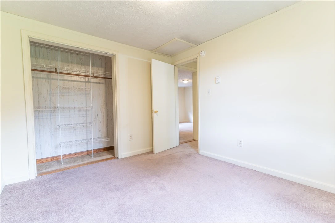 Image number 6 for the current listing