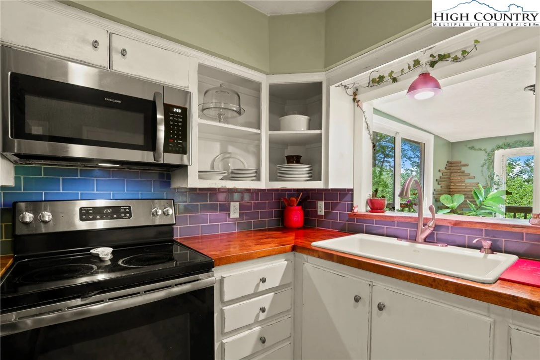 Image number 12 for the current listing