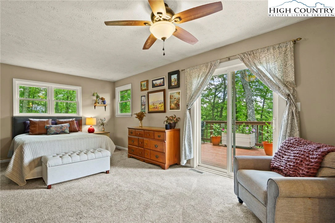 Image number 18 for the current listing