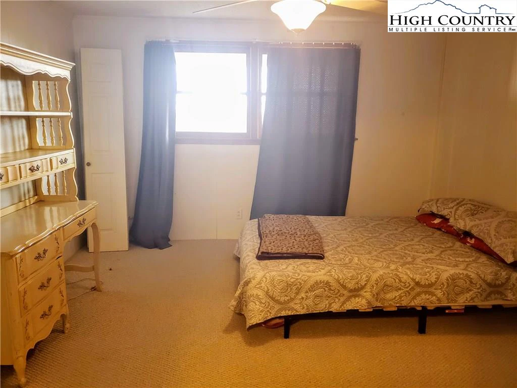 Image number 12 for the current listing