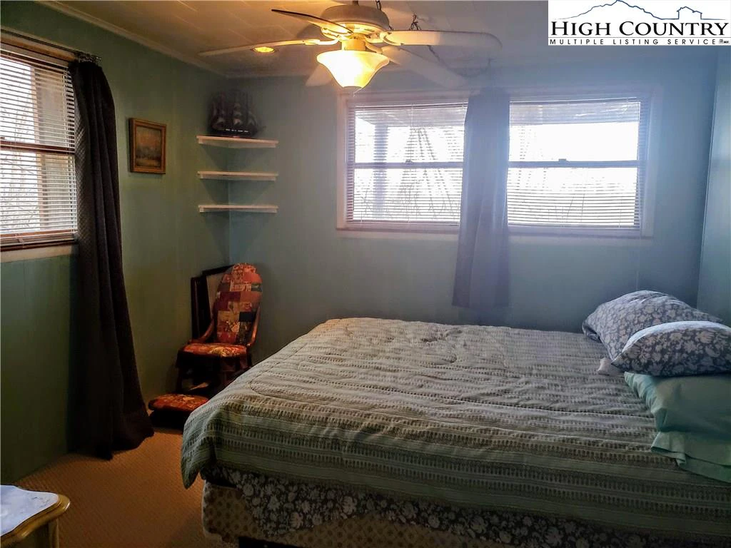 Image number 11 for the current listing