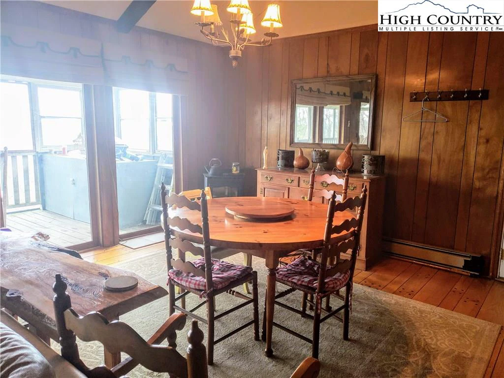 Image number 18 for the current listing
