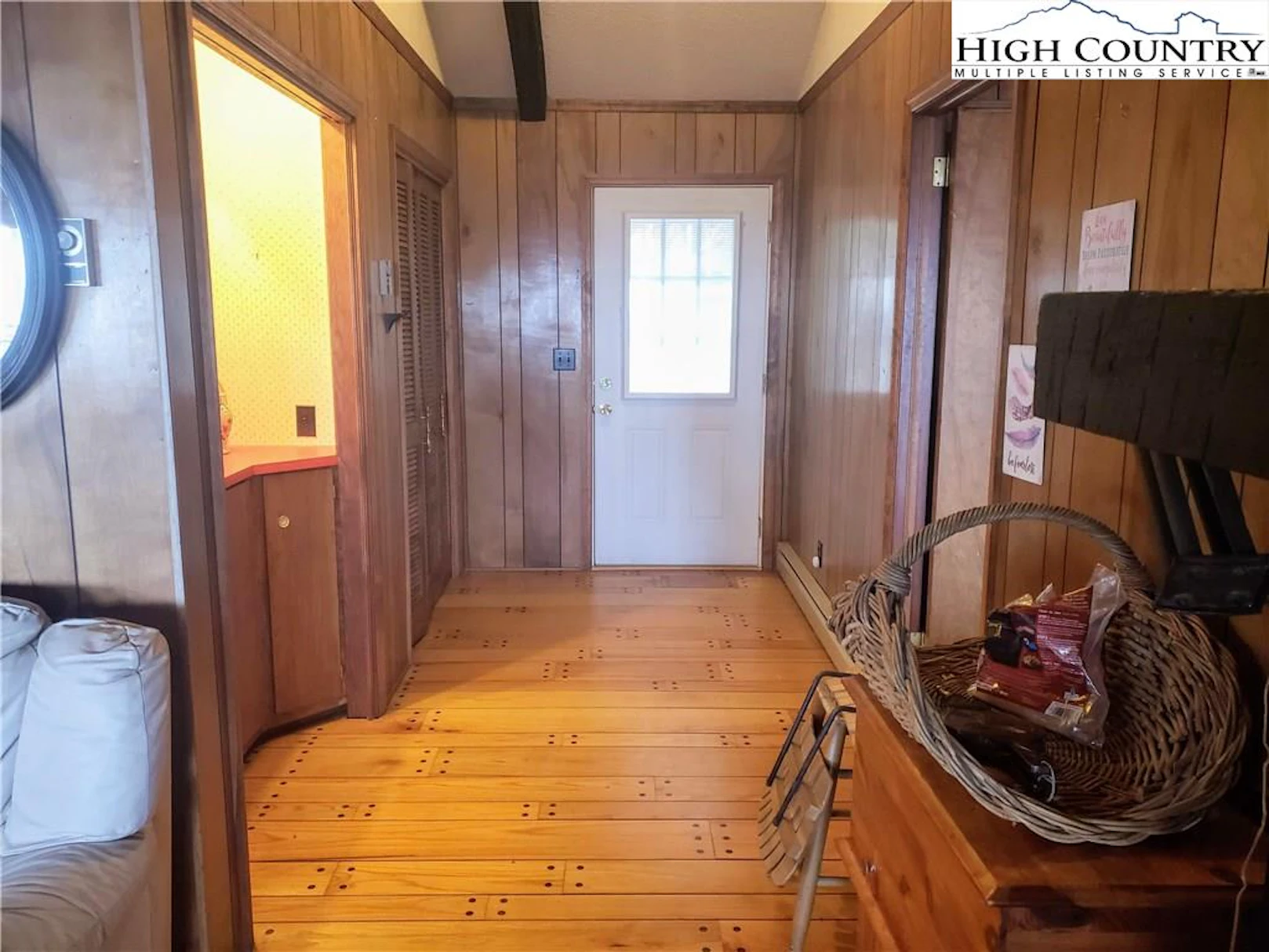 Image number 13 for the current listing