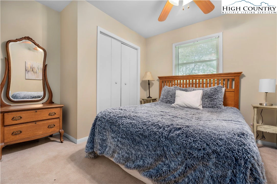 Image number 10 for the current listing