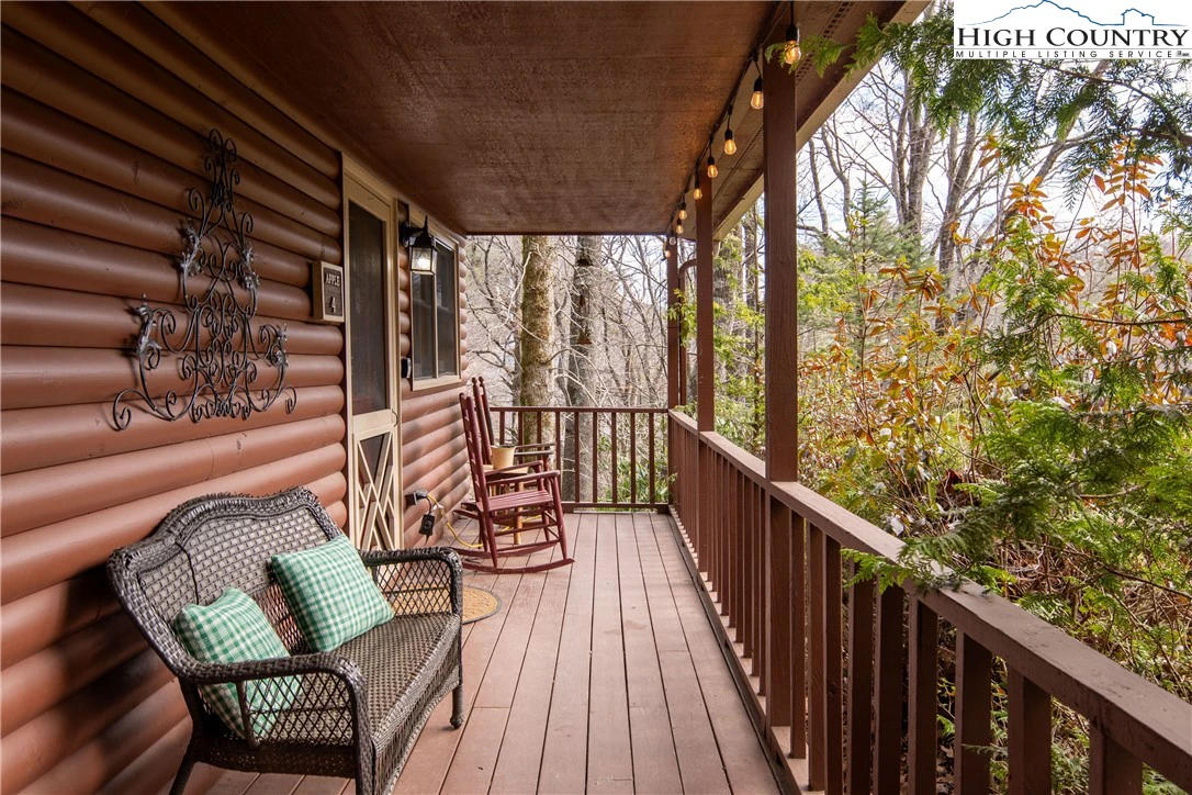 Image number 9 for the current listing