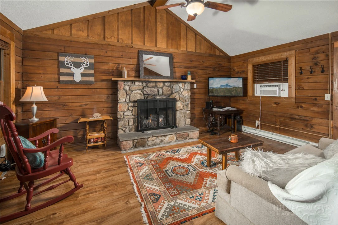 Image number 18 for the current listing