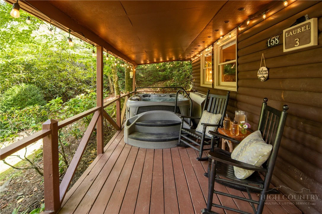 Image number 20 for the current listing