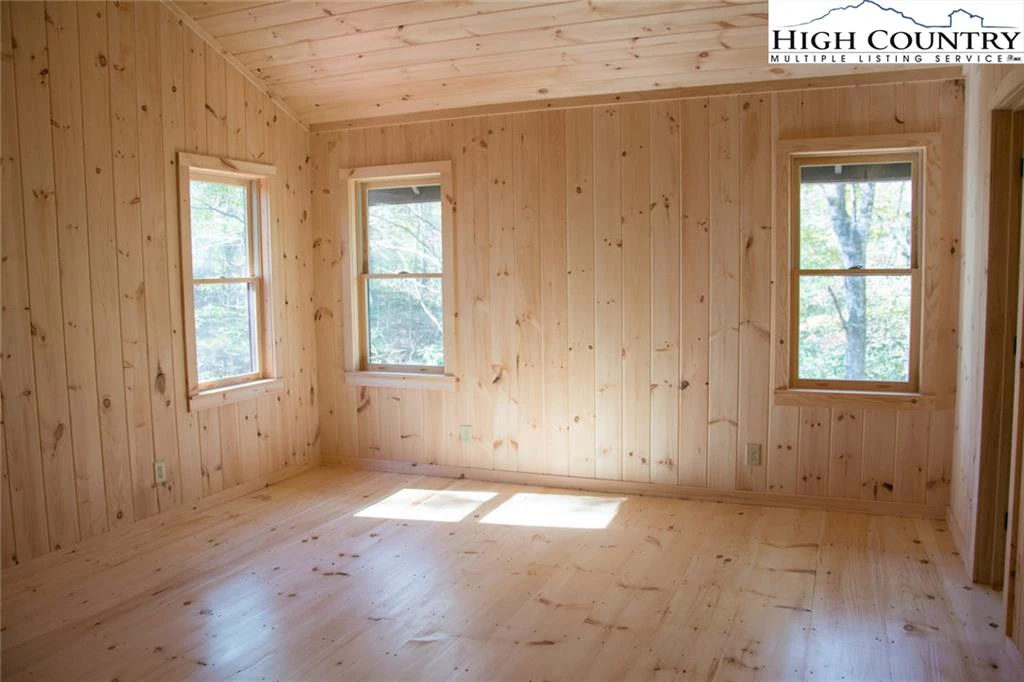 Image number 6 for the current listing
